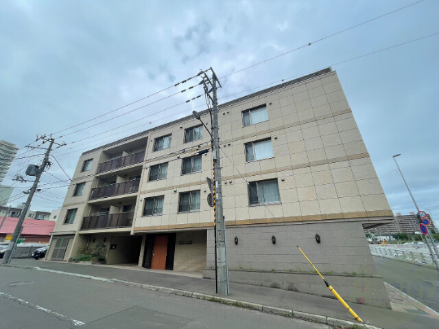 建物外観　札幌市中央区北３条東「ＬＩＬＡＣ壱番館」
