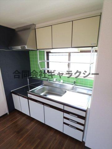 キッチン　収納豊富・コンロ設置可能です