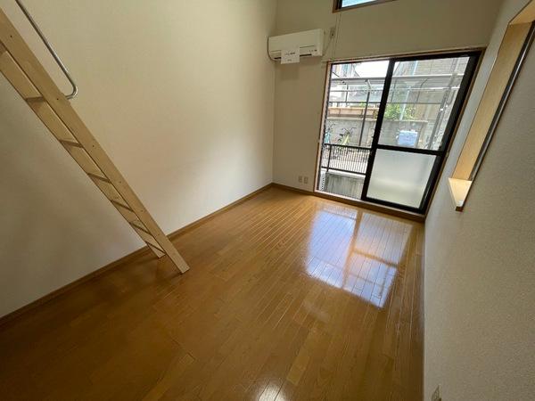 居室・リビング　１階ですが角部屋で明るいお部屋です！