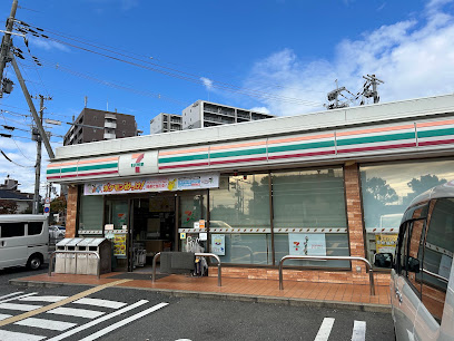 コンビニ　セブンイレブン　大阪鶴見緑地店（コンビニ）まで319m