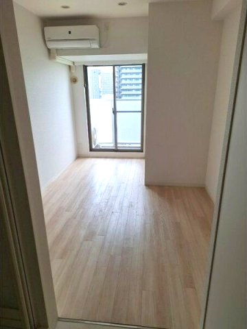 居室・リビング　※写真は同じマンションの違う部屋のものになります。反転タイプ