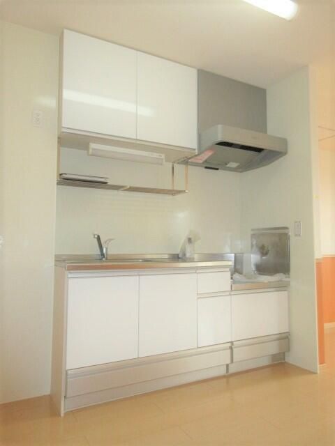 キッチン　写真は別の部屋のものです。