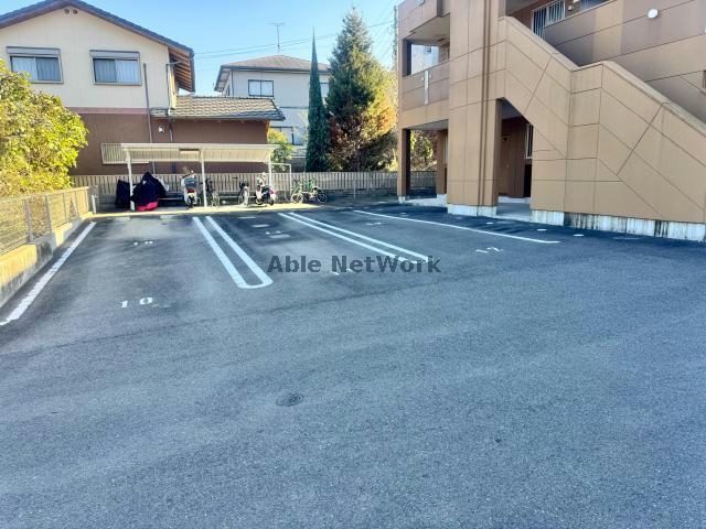 駐車場　駐車場