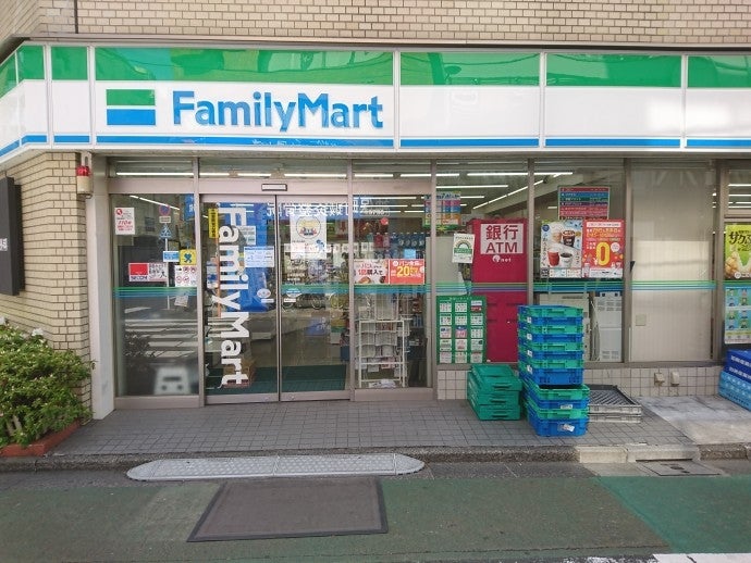 コンビニ　ファミリーマート 神田神保町一丁目店（コンビニ）まで89m