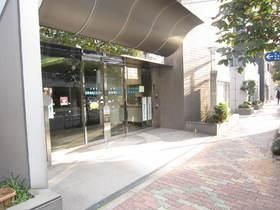 図書館　中央図書館（図書館）まで400m