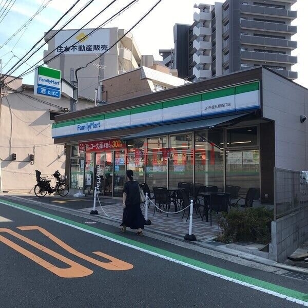 コンビニ　ファミリーマートJR千里丘駅西口店（コンビニ）まで294m