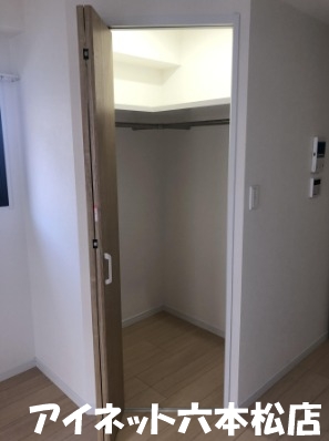 収納　嬉しいウォークインクローゼット付きです。
