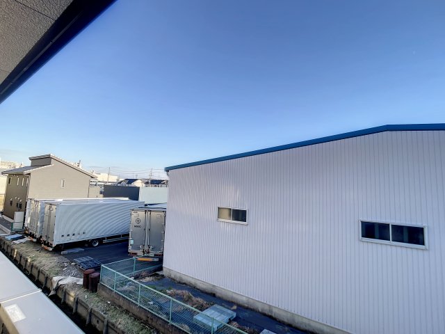 眺望　掲載写真は同型の左右反転の部屋を掲載しております。仕様等が異