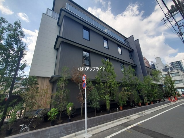 MOCXION PREMIUM四谷大京町の外観写真
