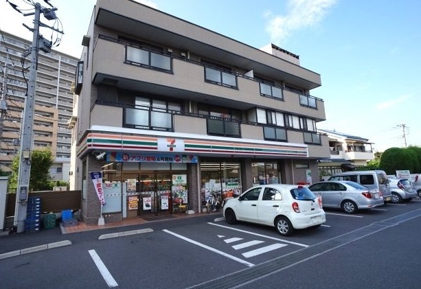 コンビニ　セブン　さいたま本町西5丁目店（コンビニ）まで550m