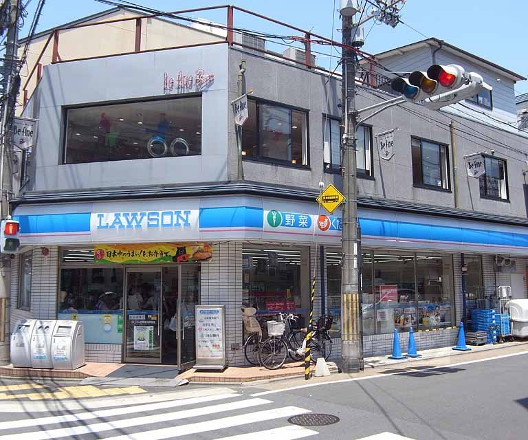 コンビニ　ローソン伏見稲荷駅前店（コンビニ）まで170m