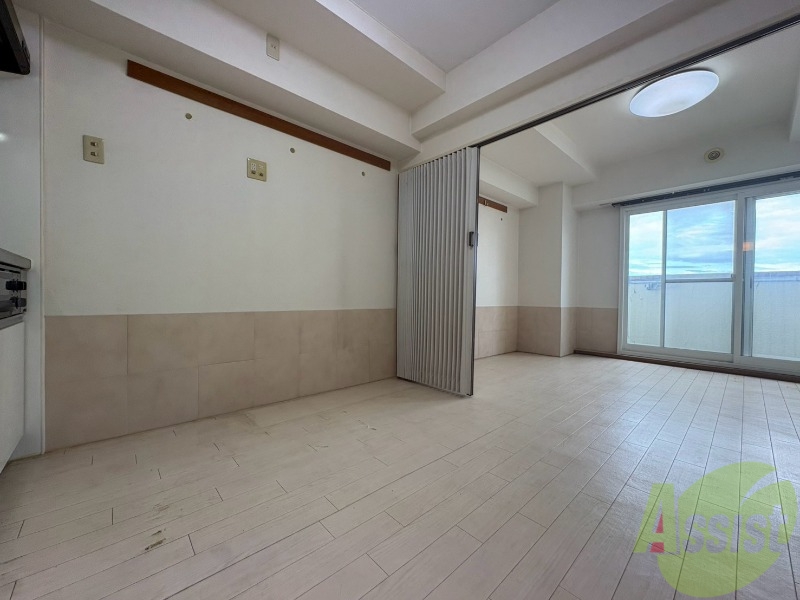 居室・リビング　広くてキレイなお部屋が広がっていて、充実した生活が送れそう。