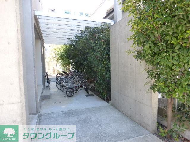 その他共有部分　★ルーフ付きの駐輪場です★