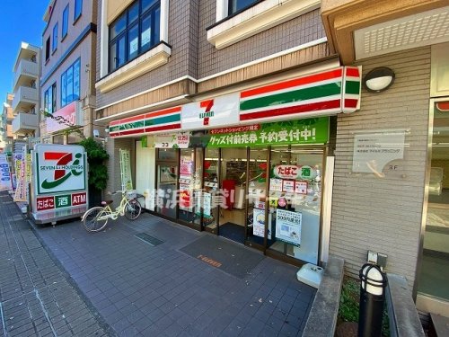 コンビニ　セブンイレブン横浜仲町台店（コンビニ）まで304m