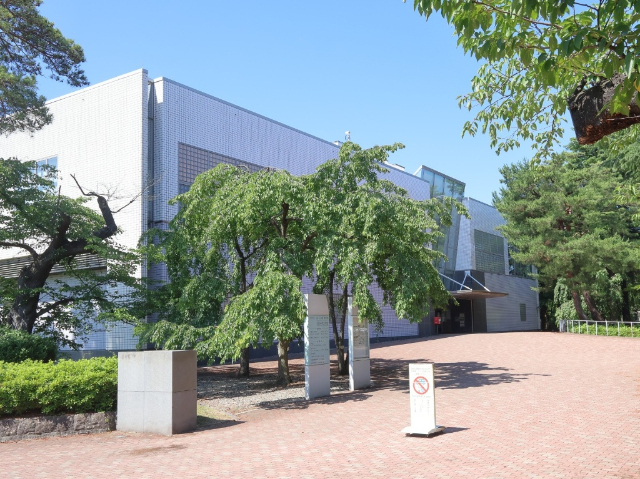 図書館　上越市立高田図書館（図書館）まで1949m