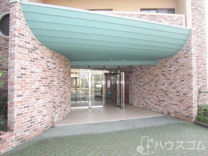 玄関　デザイン性の高いエントランスです！