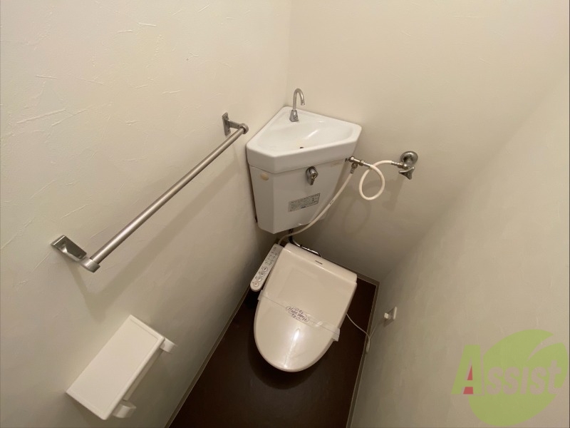 トイレ　こちらはトイレです。清潔感があり、安心して使用できます。