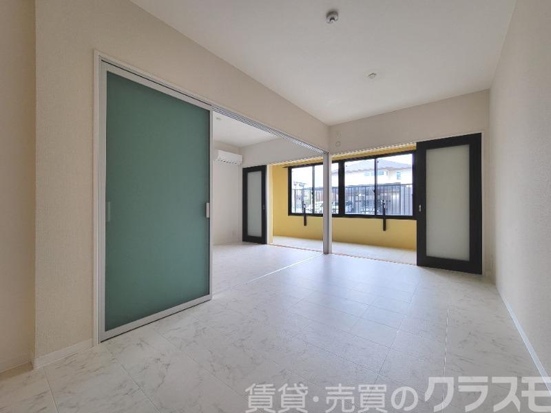R’z Village N棟の居間写真