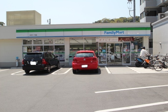 コンビニ　ファミリーマート己斐中一丁目店（コンビニ）まで216m