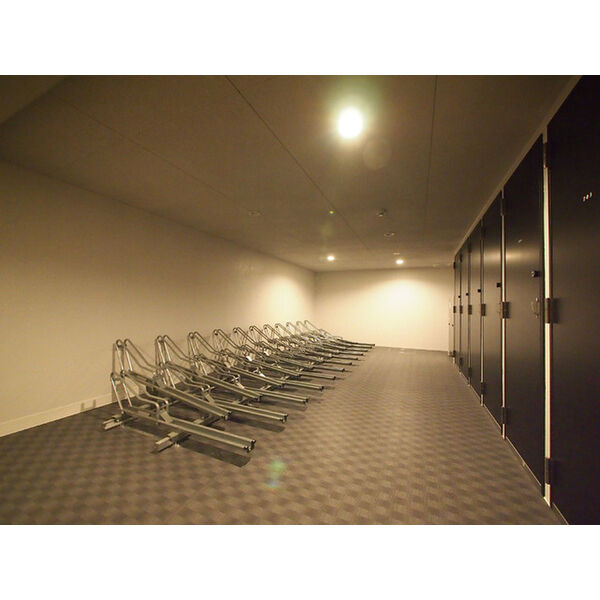 駐車場　★駐輪場