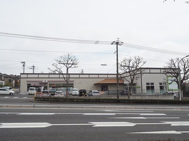 コンビニ　セブンイレブン小倉にれの木坂店（コンビニ）まで1000m