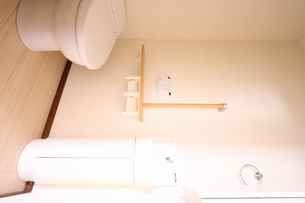 亀山戸建のトイレ写真