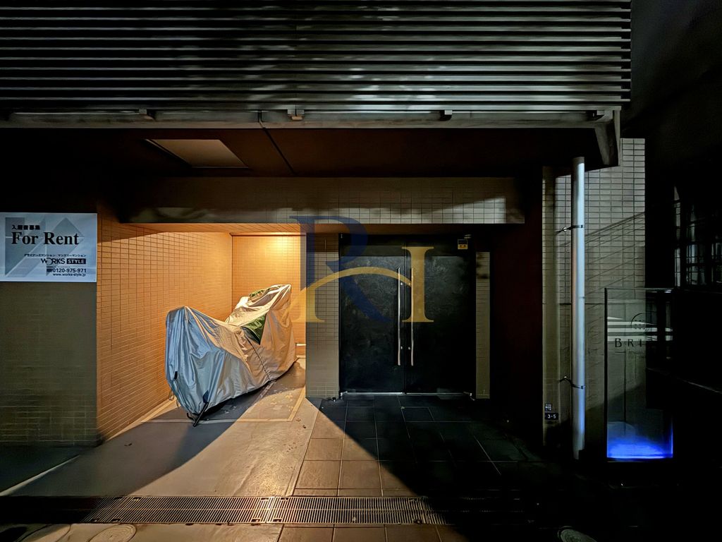 東京メトロ丸ノ内線 御茶ノ水駅 徒歩10分 築18年