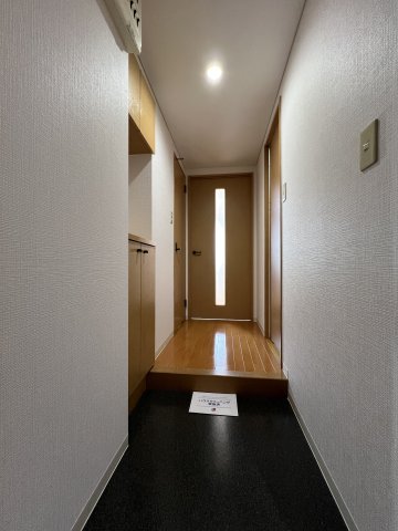 フラット・花の玄関写真