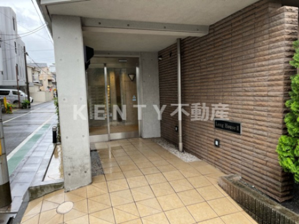エントランス　建物の内部です