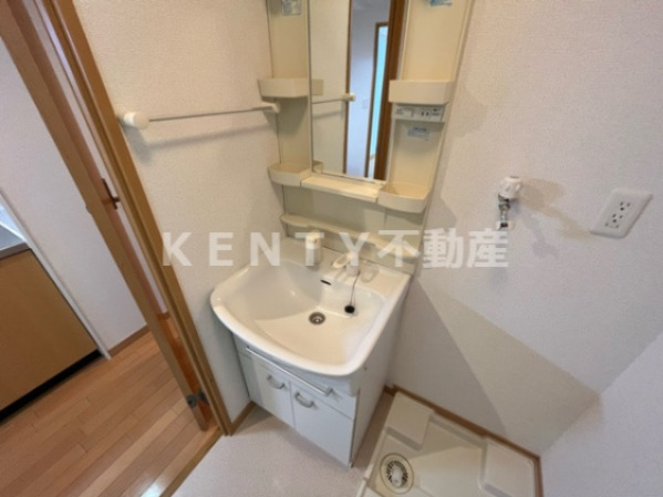 洗面設備　コンパクトで使いやすい洗面所