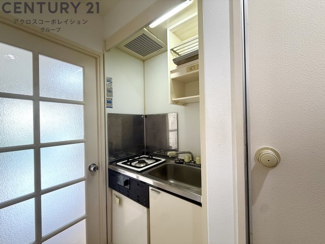 キッチン　壁付けキッチンでスペースを最大限有効活用できます！