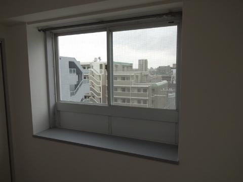 居室・リビング　出窓