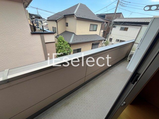 バルコニー　洗濯物も干せますね。