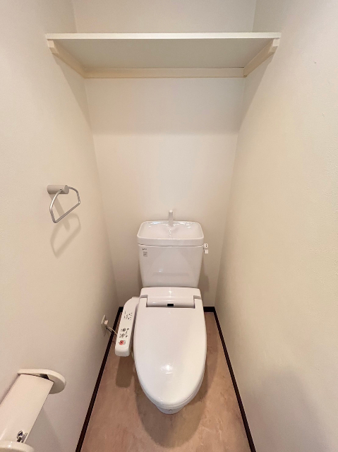 地下鉄烏丸線 五条駅 徒歩7分 11階建 築19年のトイレ写真