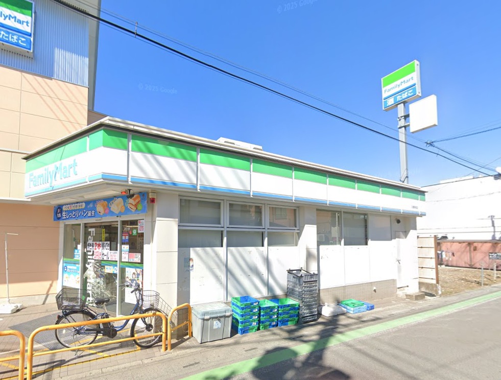 コンビニ　ファミリーマート入曽店（コンビニ）まで481m