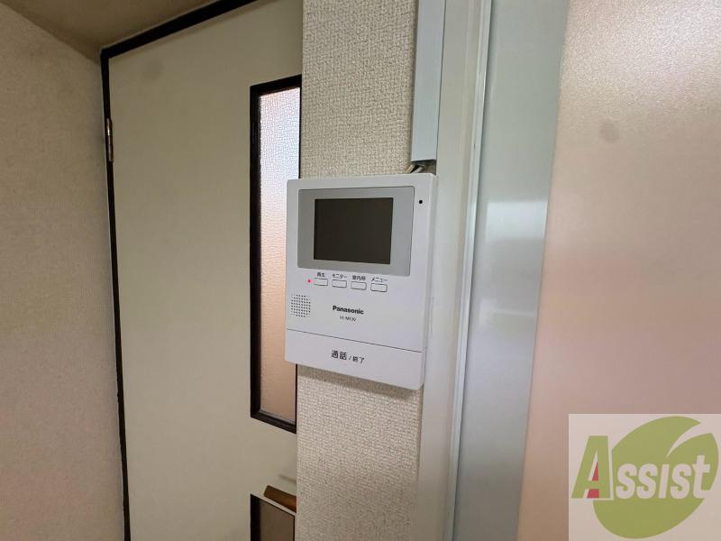 セキュリティ　ＴＶモニター付インターホンです。来客者の顔が見えるので安心！