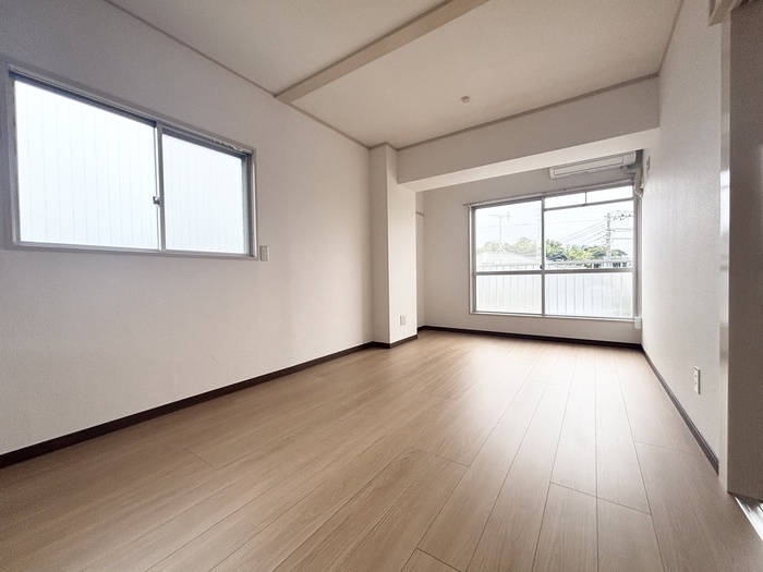 大塚マンションの居間写真