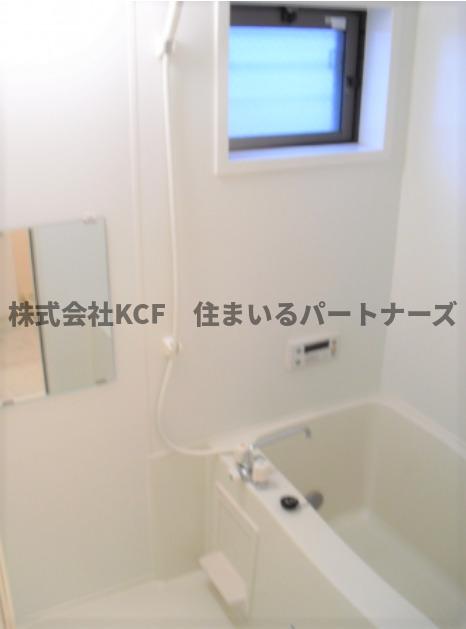 バス・シャワールーム　コンパクトで使いやすいお風呂です