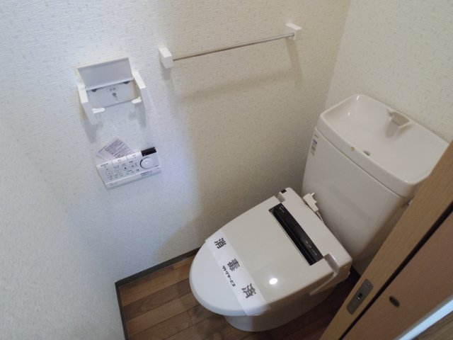 トイレ　【参考写真】