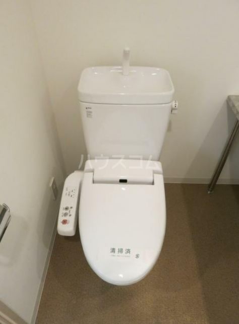 レグラス武蔵新城モーターガラージュのトイレ写真