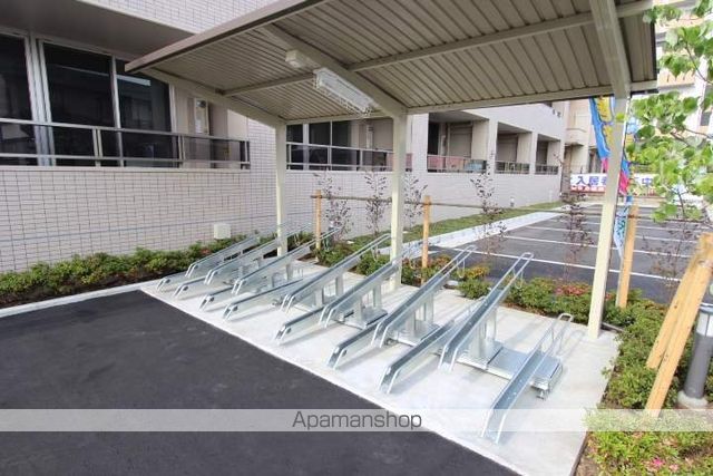 京成本線 東中山駅 徒歩1分 3階建 築13年の外観写真