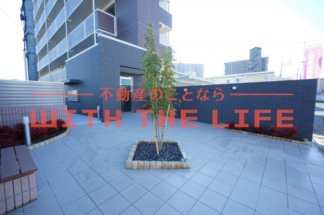 エントランス　ゆとりのあるエントランスです