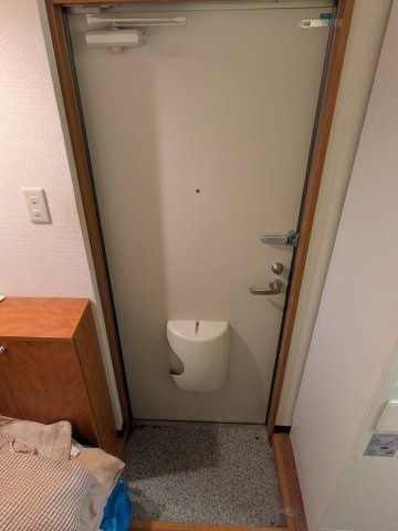 地下鉄御堂筋線 心斎橋駅 徒歩6分 7階建 築51年の玄関写真