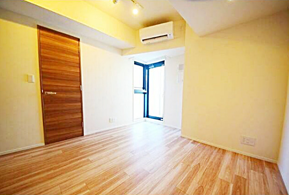 居室・リビング　【ペットと暮らせる明るいお部屋です♪】おすすめ！