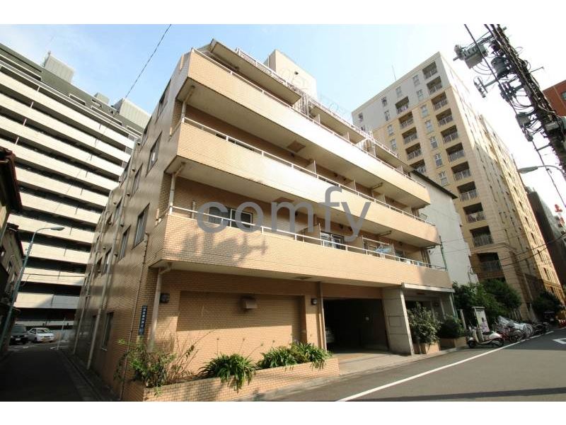 建物外観　タイル貼りの重厚感のある外観