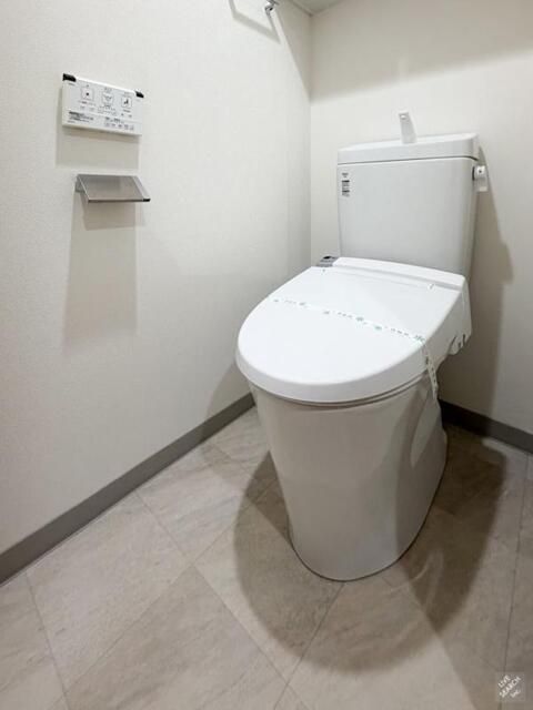 都営大江戸線 蔵前駅 徒歩7分 8階建 築6年のトイレ写真