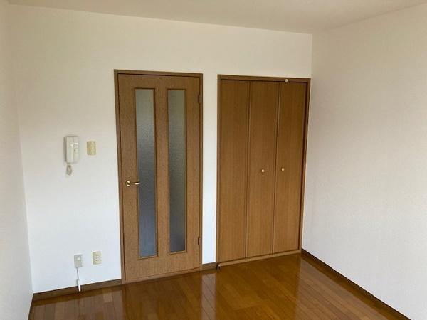 ＪＲ山陰本線 松江駅 バス乗車時間：20分 最寄りバス停で下車 徒歩2分 3階建 築31年の内装写真