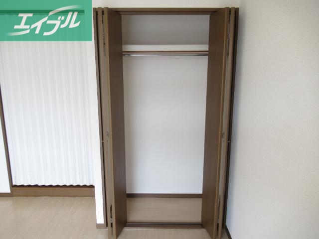 収納　洋室クローゼット