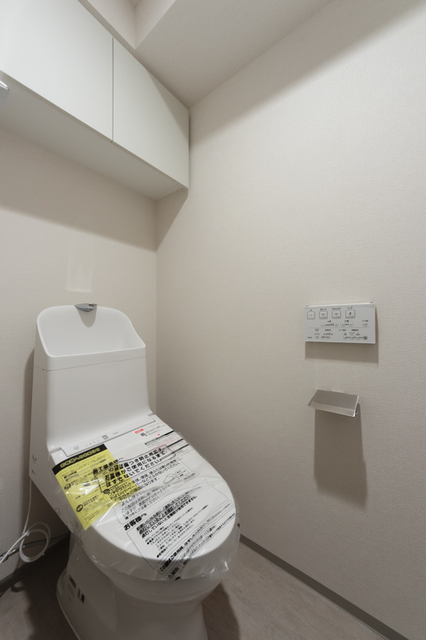 トイレ　※写真は同タイプ住戸です。