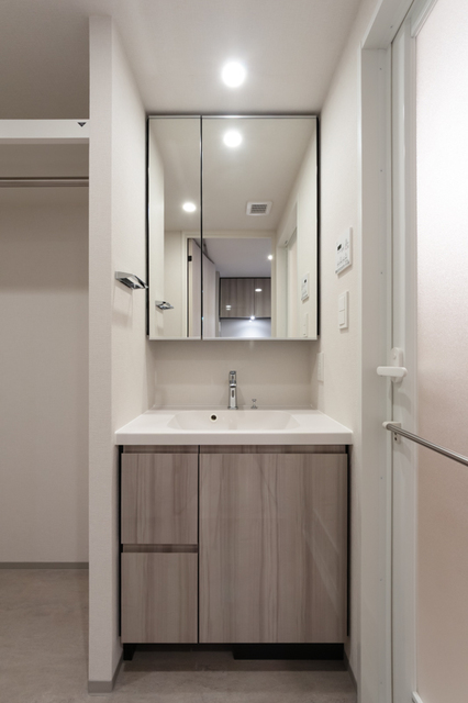 洗面設備　※写真は同タイプ住戸です。